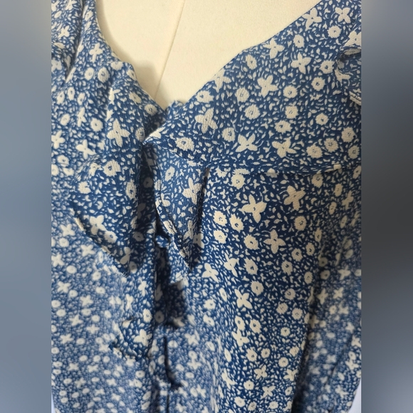 Lauren Ralph Lauren Blue Floral Ruffle Crepe Blouse Women's Size Large - Picture 3 of 11
